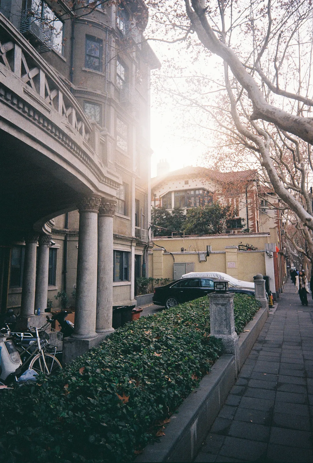 Film photograph shot on Kodak Gold 200 with a Kodak Snapic A1 by Zigao Wang
