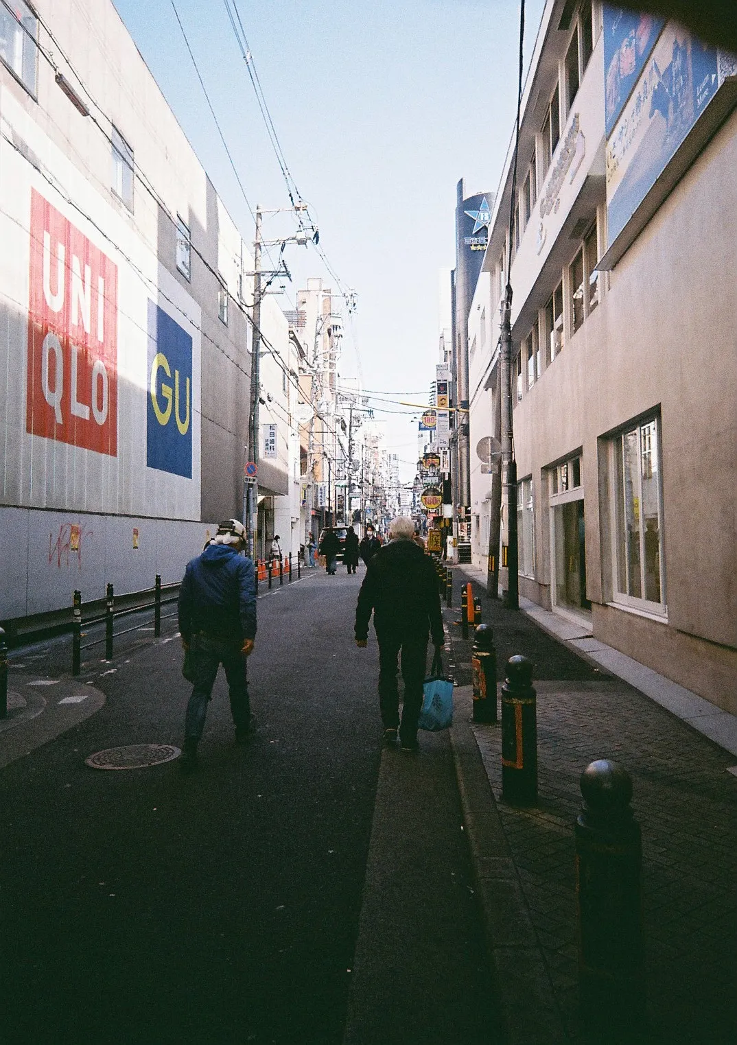 Film photograph shot on Kodak Gold 200 with a Kodak Snapic A1 by Zigao Wang