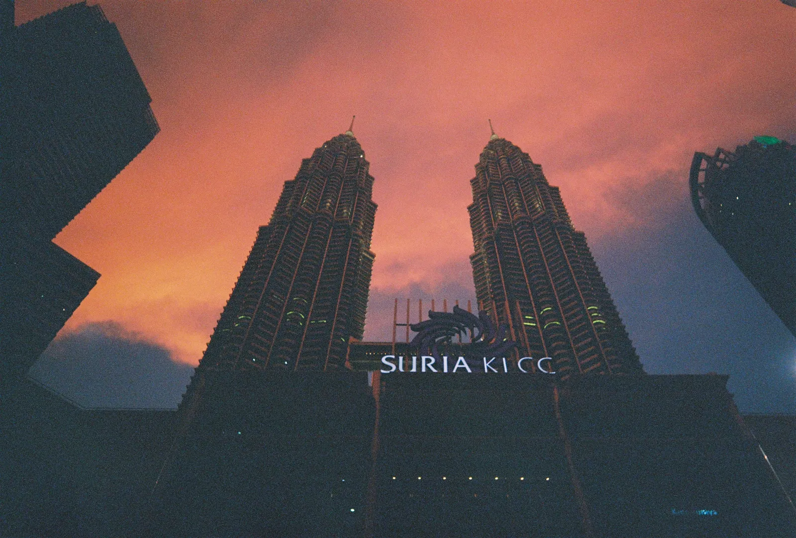 Film photograph shot on Lomography Color Negative 400 with a Kodak Snapic A1 by Zigao Wang