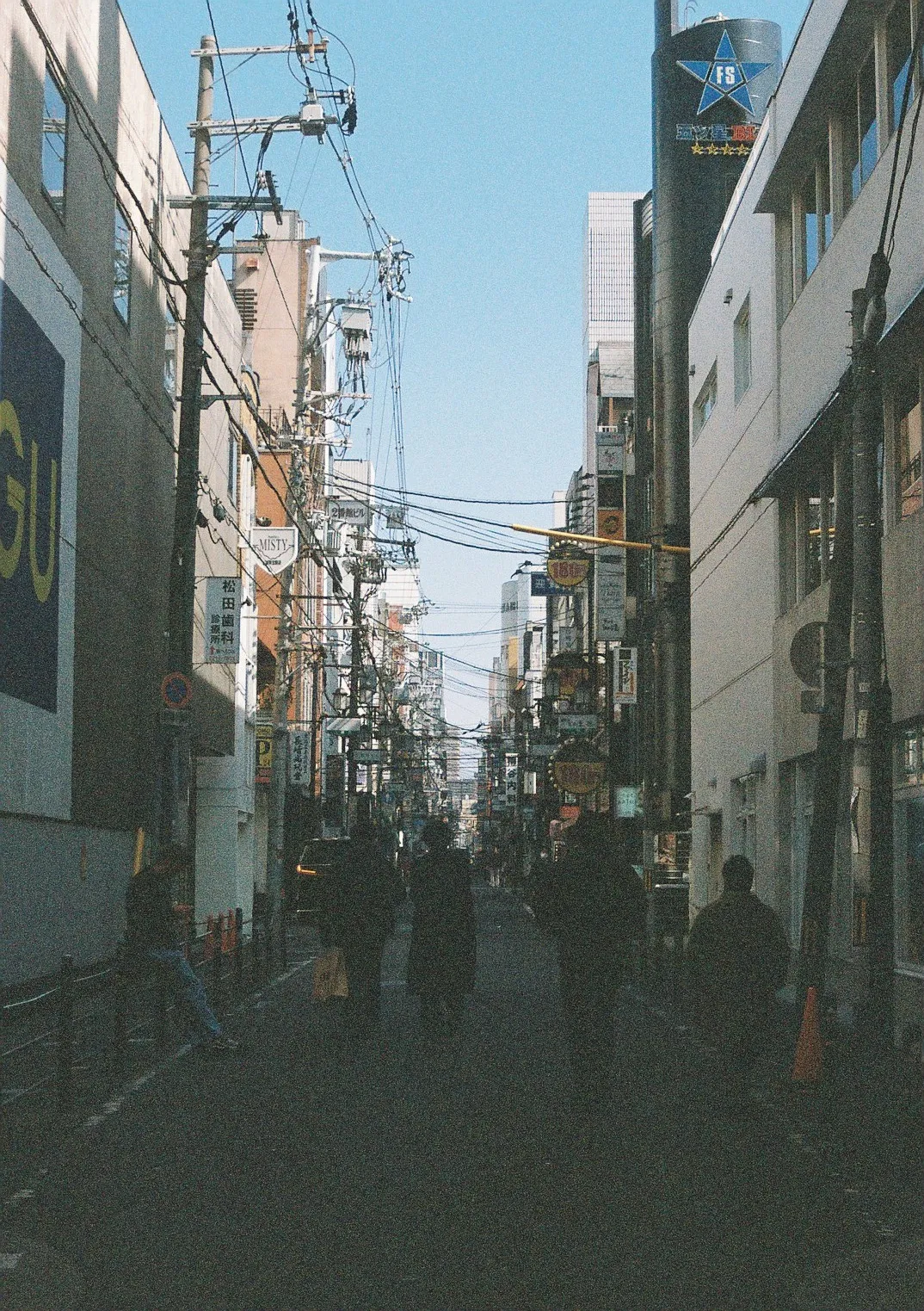 Film photograph shot on Kodak Portra 800 with a Canon AE-1 Program by Zigao Wang