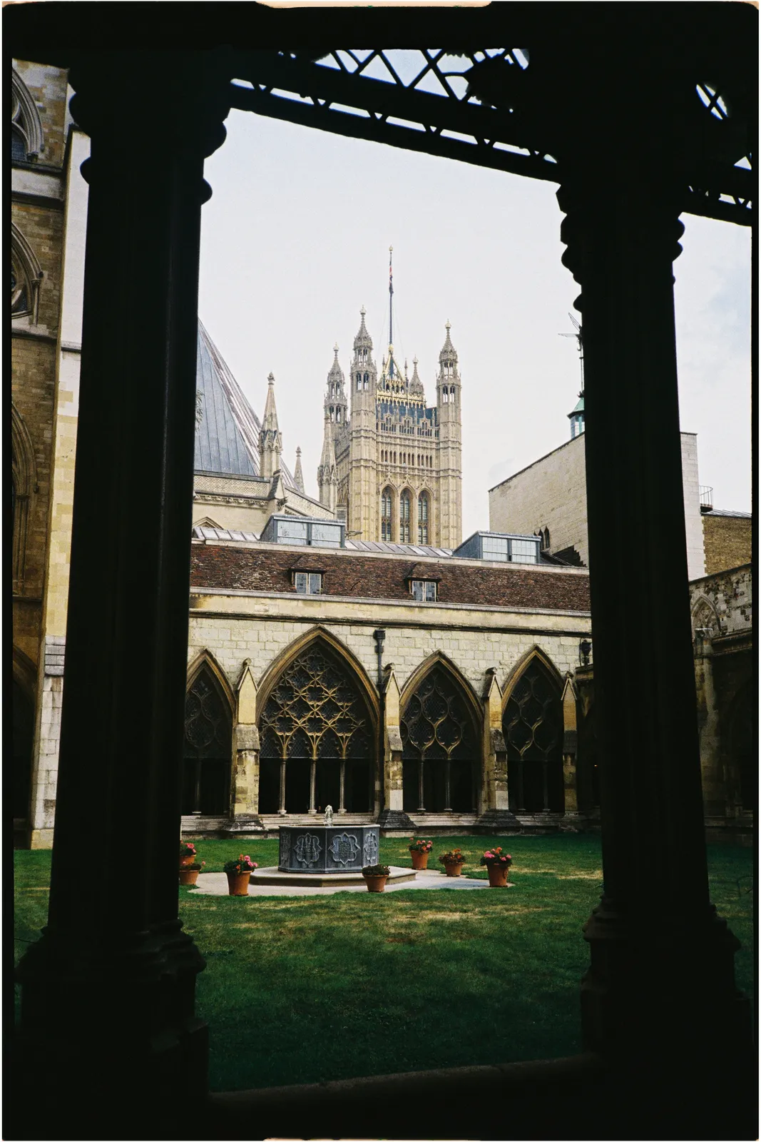 Film photograph shot on Kodak UltraMax 400 with a Konica Big Mini BM-201 by Zigao Wang