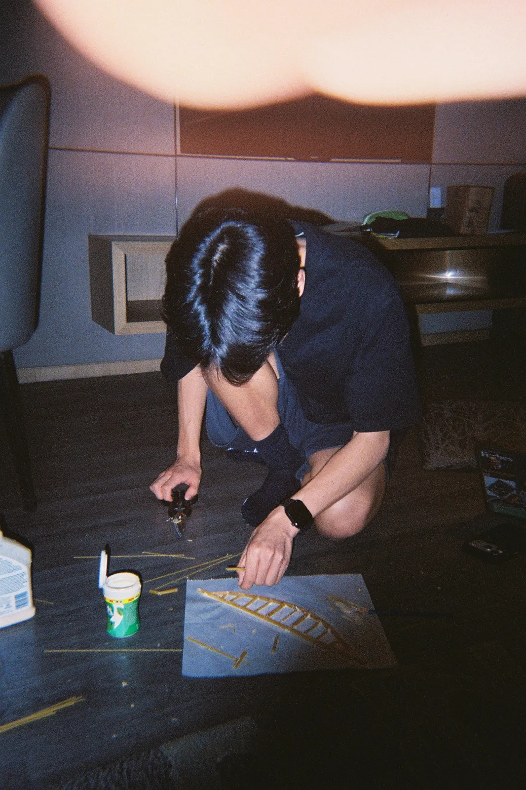 Film photograph shot on Kodak Gold 800 with a Kodak FunSaver by Zigao Wang