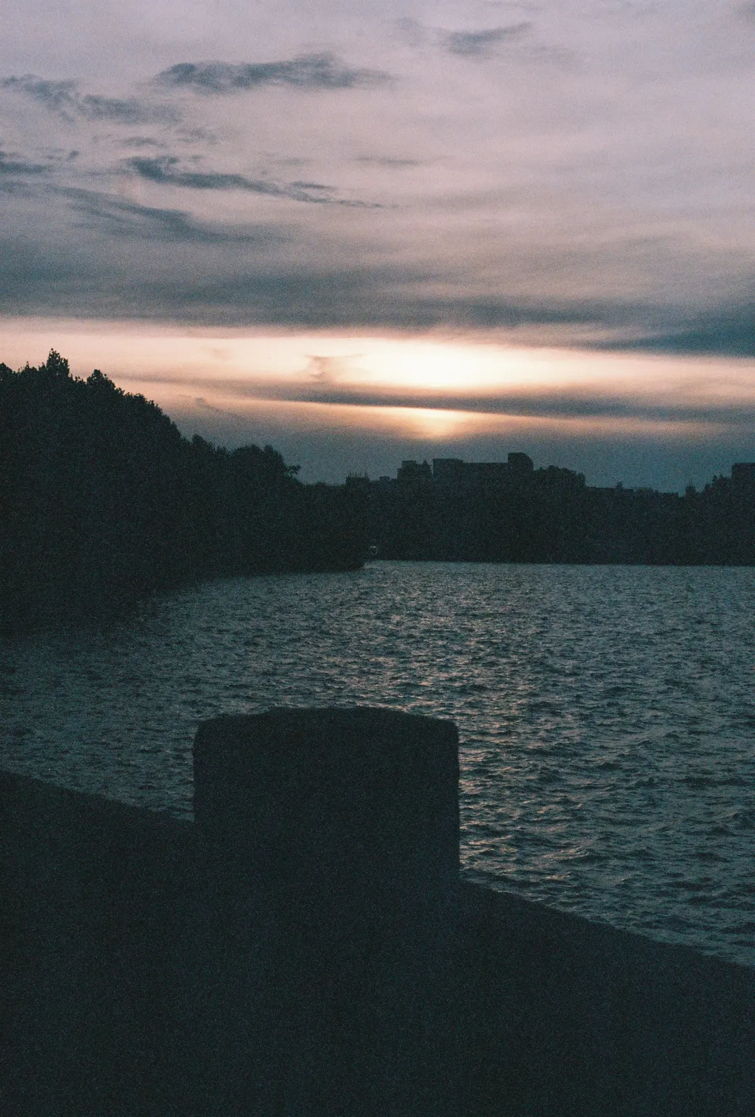Film photograph shot on Fujifilm Superia Premium 400 with a Canon AE-1 Program by Zigao Wang