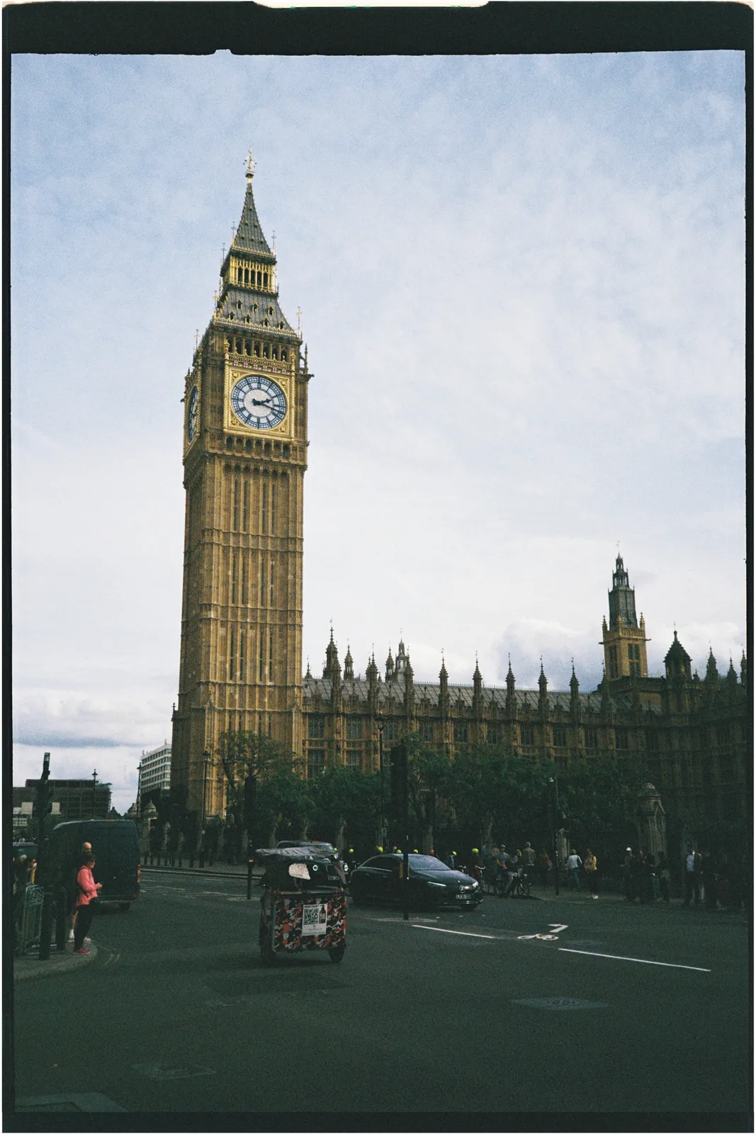 Film photograph shot on Kodak UltraMax 400 with a Konica Big Mini BM-201 by Zigao Wang