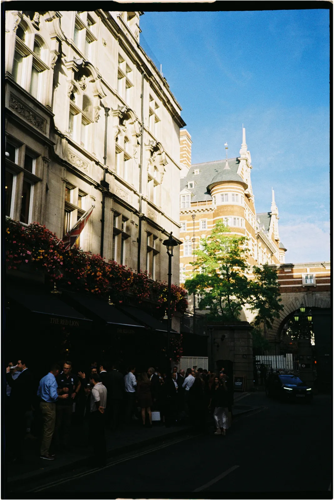 Film photograph shot on Kodak Gold 200 with a Konica Big Mini BM-201 by Zigao Wang