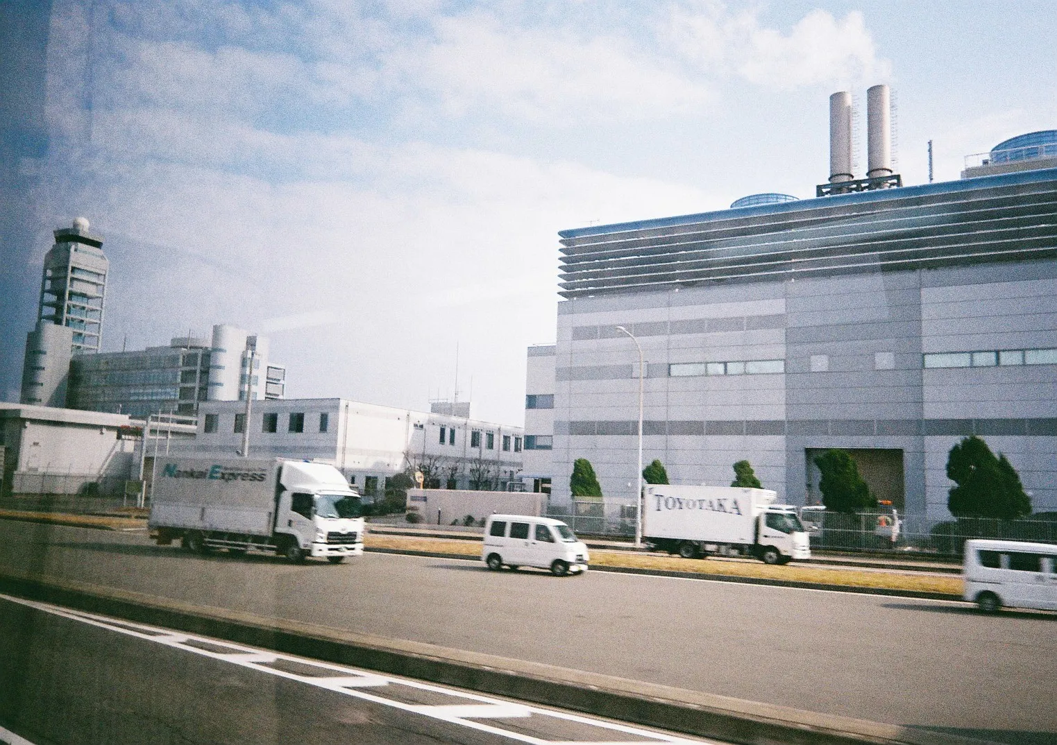 Film photograph shot on Kodak Gold 200 with a Kodak Snapic A1 by Zigao Wang
