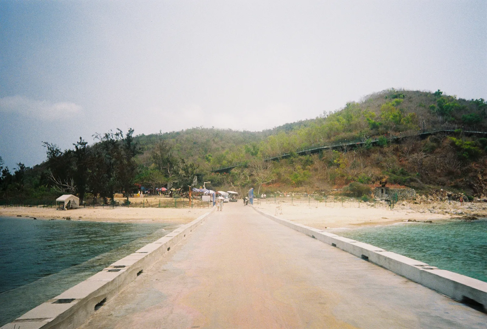 Film photograph shot on Lomography Color Negative 400 with a Kodak Snapic A1 by Zigao Wang