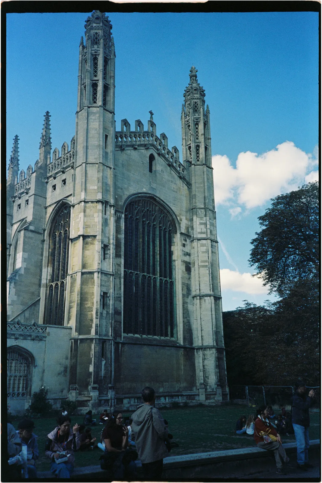 Film photograph shot on Kodak Vision3 500T with a Konica Big Mini BM-201 by Zigao Wang