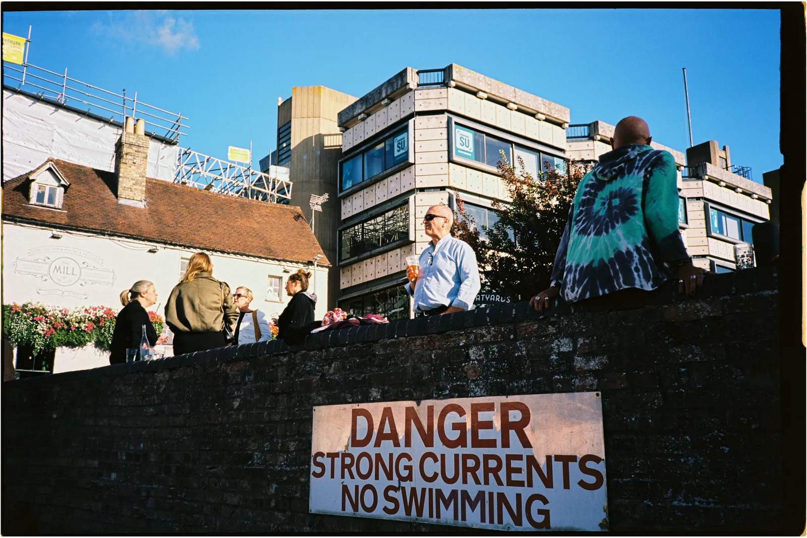 Film photograph shot on Kodak Ektar 100 with a Konica Big Mini BM-201 by Zigao Wang