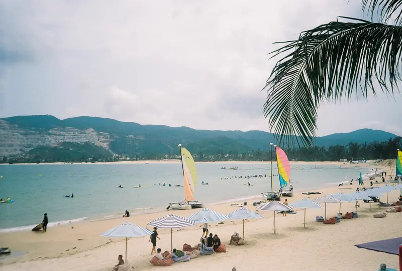 Film photograph shot on Kodak Gold 200 with an Olympus Mju-I by CJ Liu