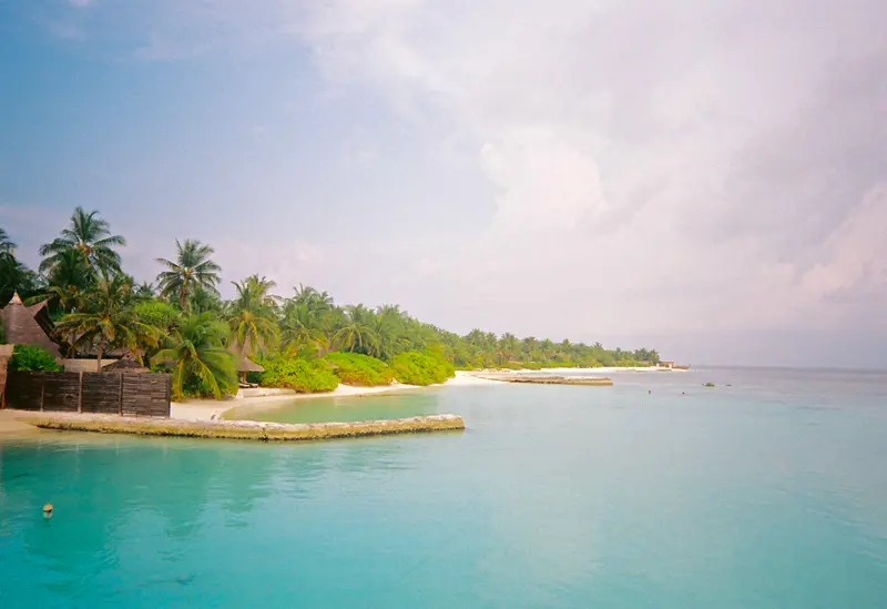 Maldives, film photograph shot on Kodak UltraMax 400 with a Kodak Snapic A1 by Notting Xu