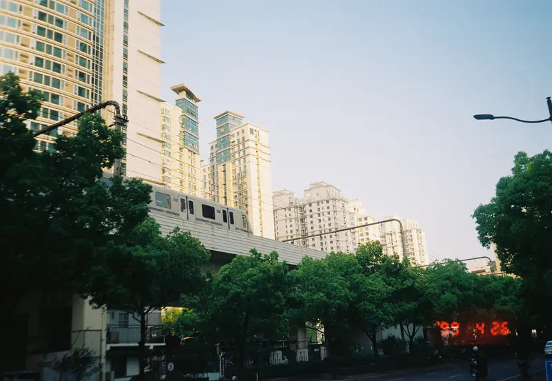 Film photograph shot on Kodak Gold 200 with an Olympus Mju-I by CJ Liu