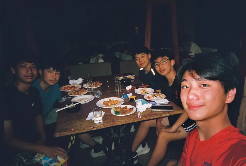 Film photograph shot on Lucky Color 200 with a Kodak Snapic A1 by Zigao Wang