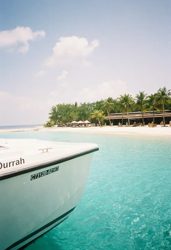Maldives, film photograph shot on Kodak UltraMax 400 with a Kodak Snapic A1 by Notting Xu