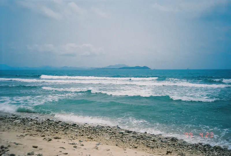 Film photograph shot on Kodak Gold 200 with an Olympus Mju-I by CJ Liu
