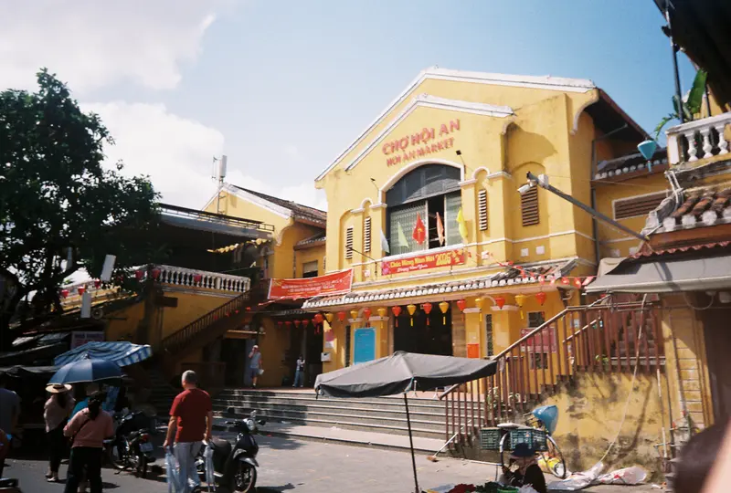 Vietnam DaNang, film photograph shot on Kodak UltraMax 400 with a Kodak Snapic A1 by Notting Xu